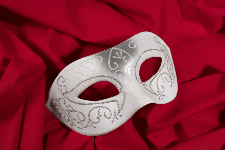 Als de maskers afvallen